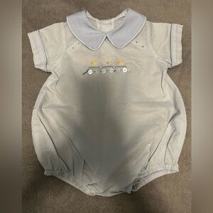 Baby boy blue bubble with embroidered animals size 6 month EUC